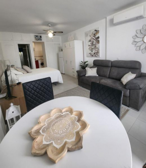 Estudio en Urbanización naturista con piscina junto al mar, Vera